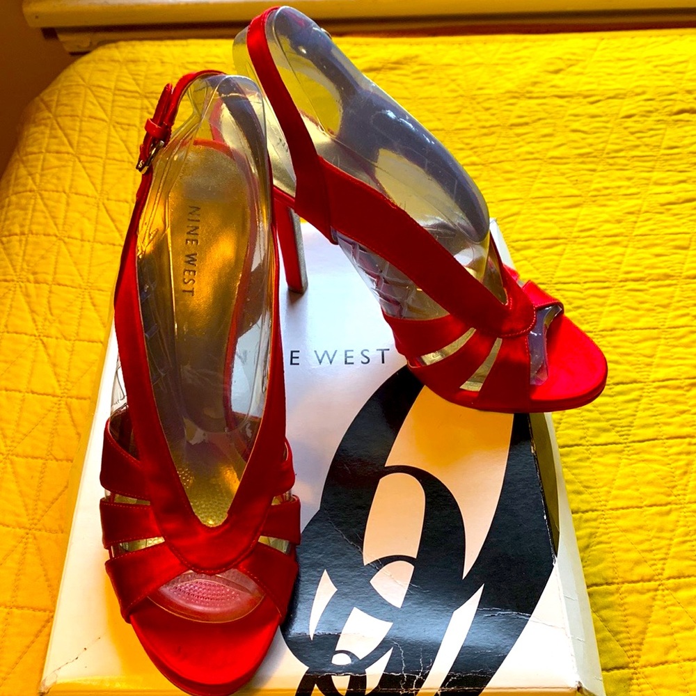 NINE WEST size 10 Red satin high heels